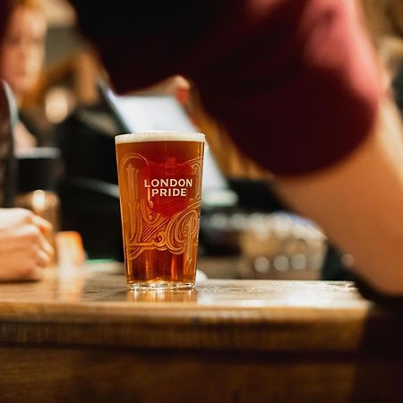 Albert Arms 에셔 외부 사진