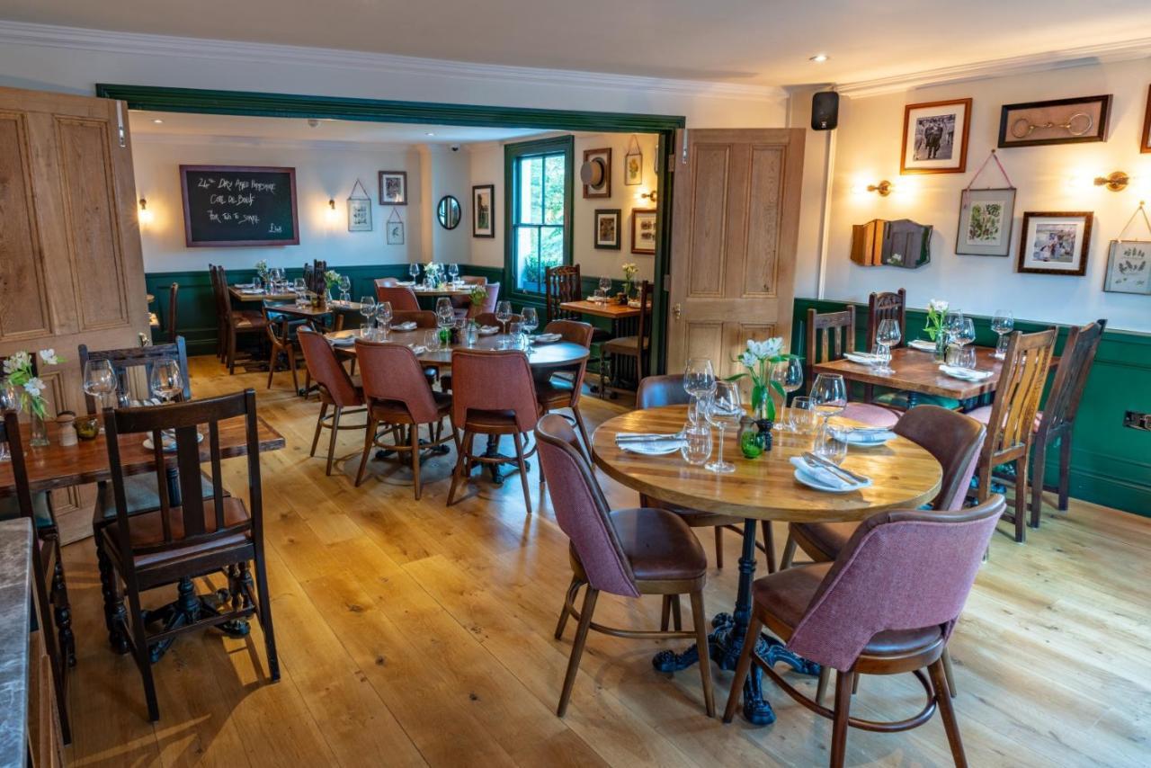 Albert Arms 에셔 외부 사진