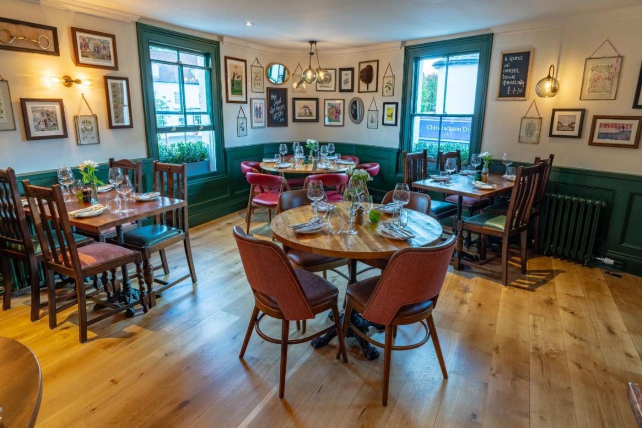 Albert Arms 에셔 외부 사진