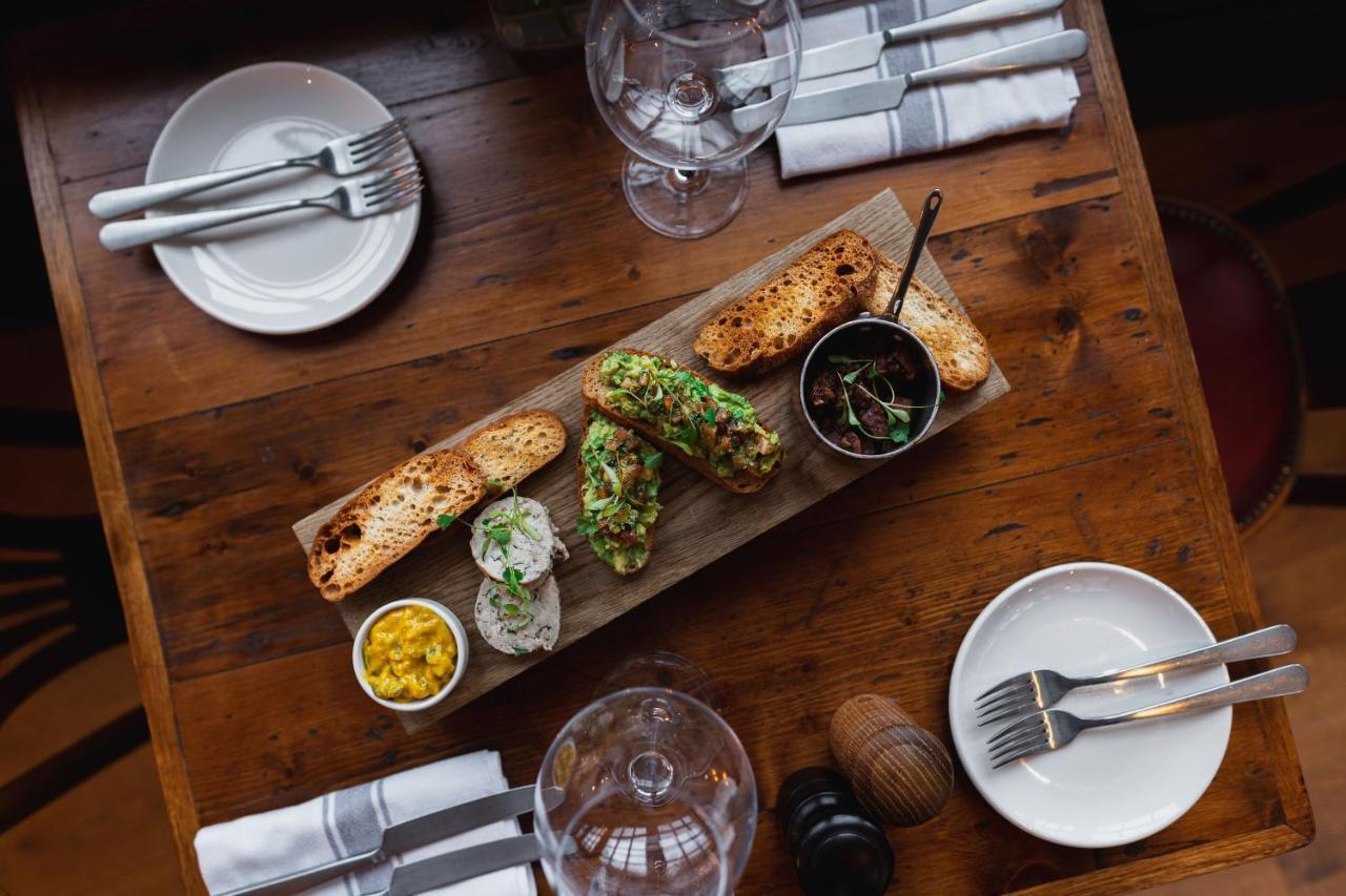 Albert Arms 에셔 외부 사진