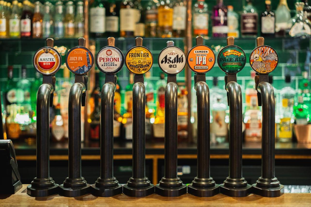 Albert Arms 에셔 외부 사진