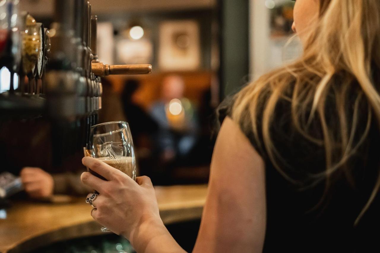 Albert Arms 에셔 외부 사진