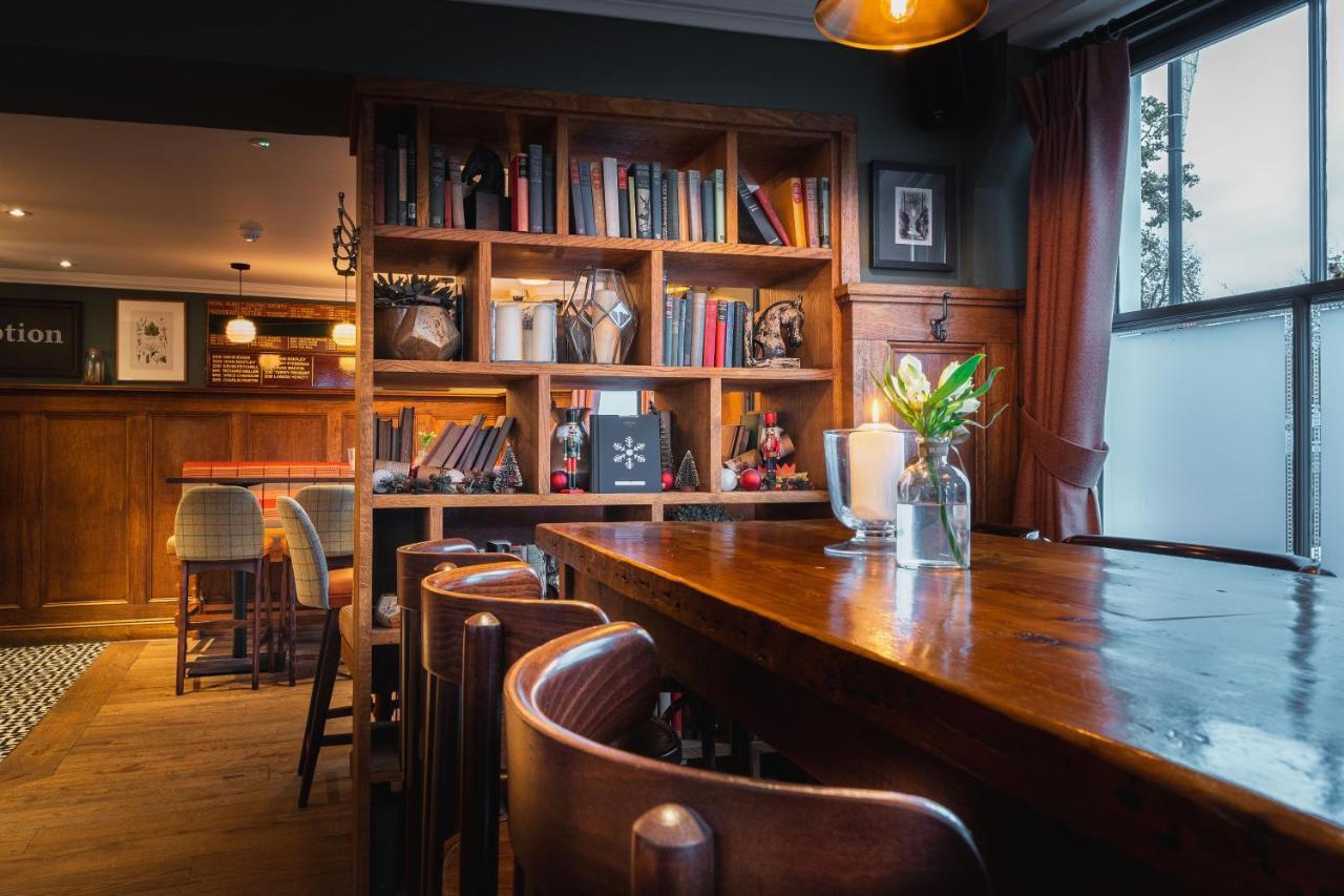 Albert Arms 에셔 외부 사진