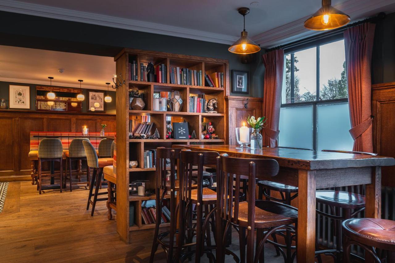 Albert Arms 에셔 외부 사진